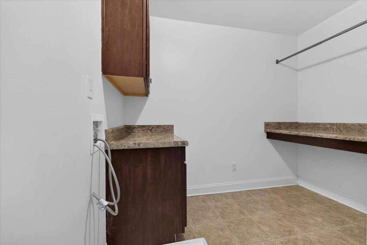5402 Clairmont Lane Photo 30