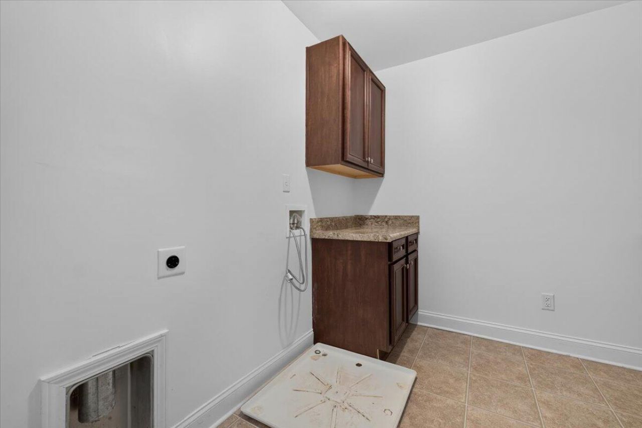 5402 Clairmont Lane Photo 31