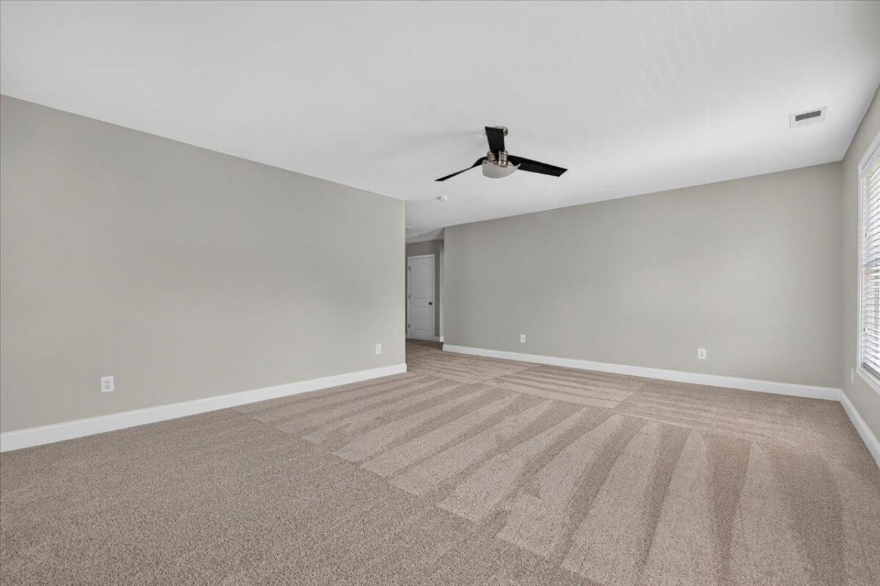 5402 Clairmont Lane Photo 33