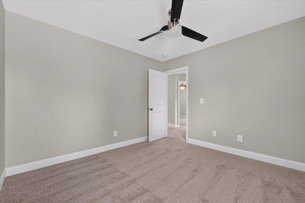 5402 Clairmont Lane Photo 35