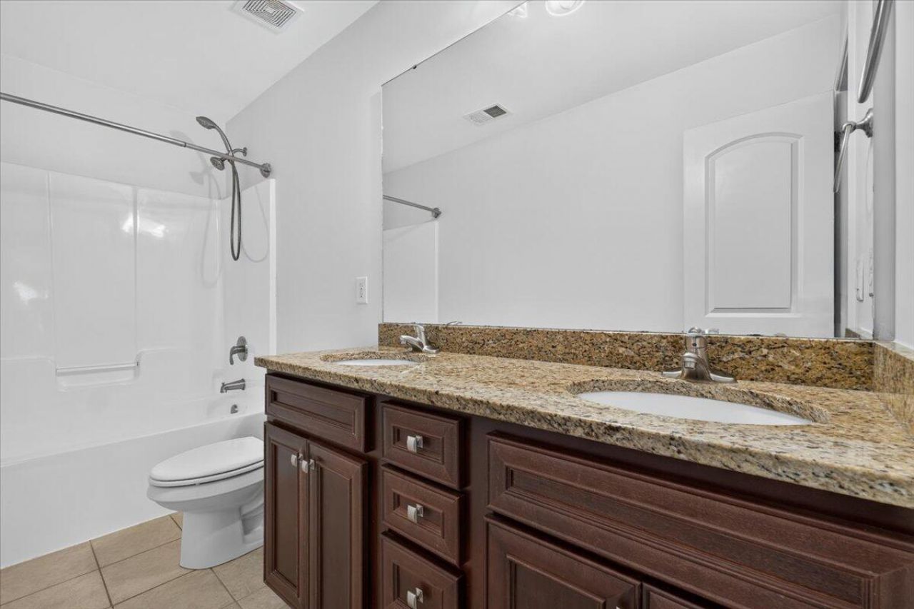 5402 Clairmont Lane Photo 37