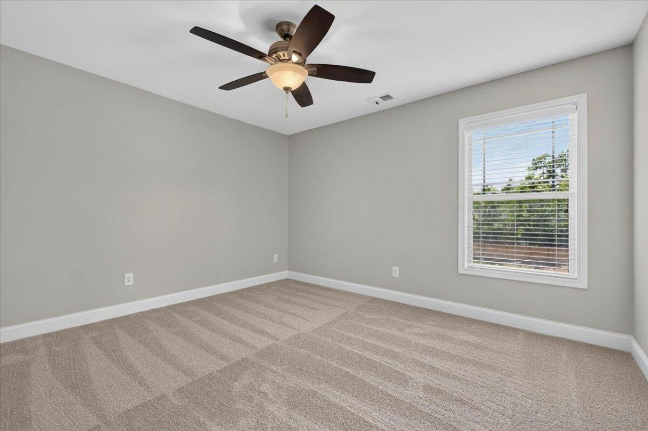 5402 Clairmont Lane Photo 38