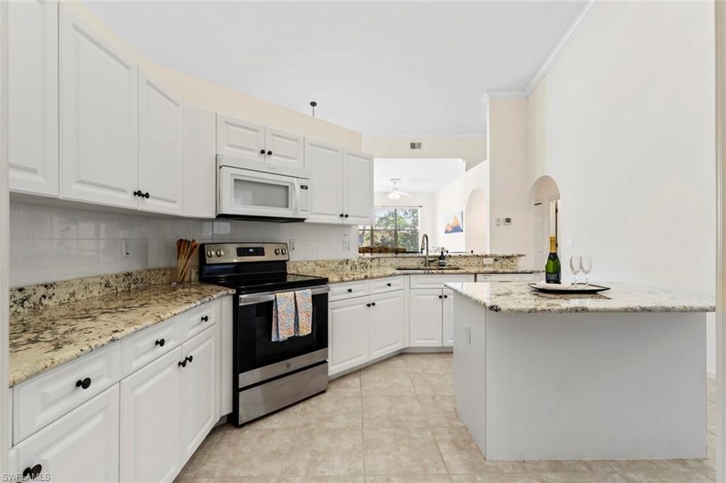 7538 Citrus Hill Ln, Naples, FL 34109 Photo