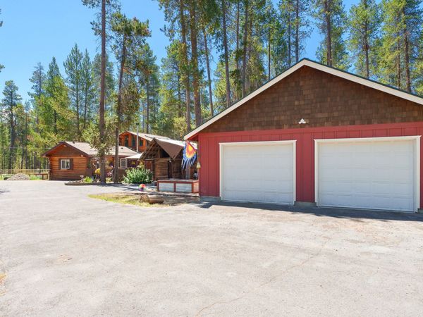 15715 Camino De Oro Avenue, La Pine, OR 97739