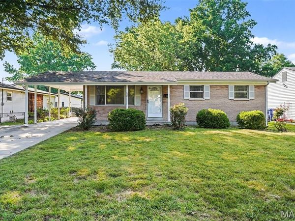 1820 Violet Drive , Florissant, MO 63031