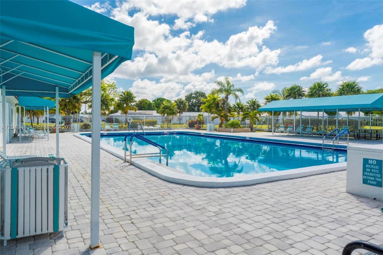 7211 NW 76th St, Tamarac, FL 33321 Photo
