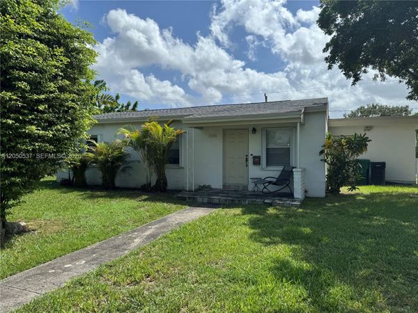 14720 Jackson St , Miami, FL 33176