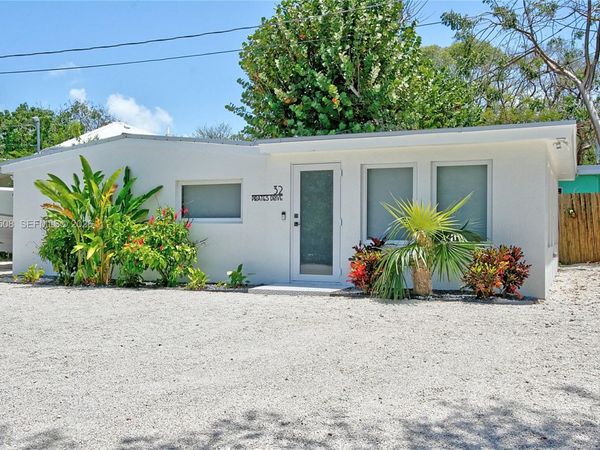32 Pirates Dr , Key Largo, FL 33037