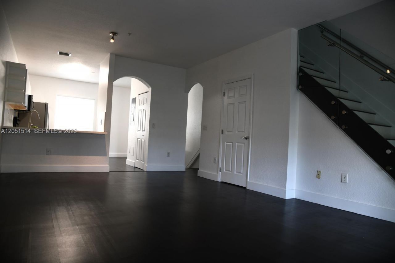 5670 NW 116th Ave, Unit 216, Doral, FL 33178 Photo