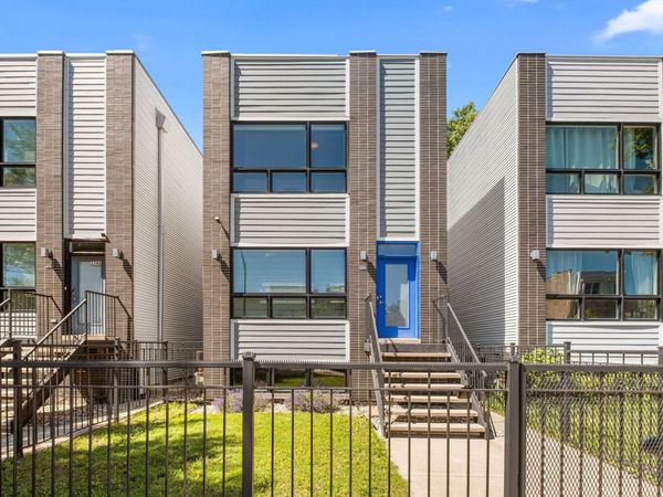 2544 W Warren Boulevard, Chicago, IL 60612