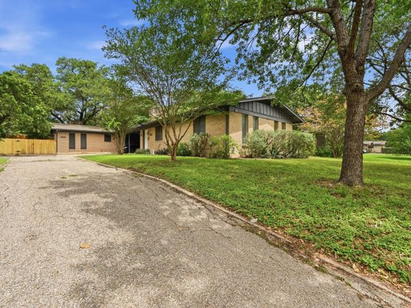 8910 Little Walnut PKWY, Unit B, Austin, TX 78758