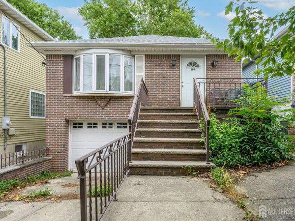 197 W 26th Street W, Bayonne, NJ 07002