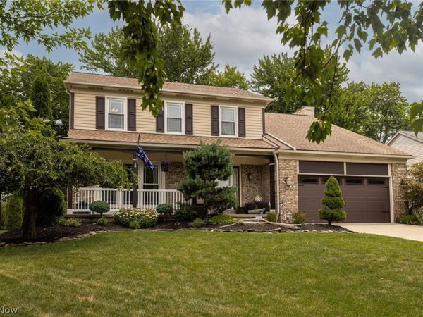 18717 Walnut Drive , Strongsville, OH 44149
