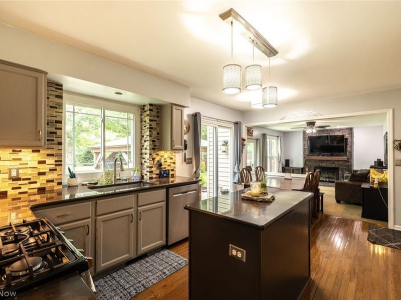 18717 Walnut Drive, Strongsville, OH 44149 Photo 11