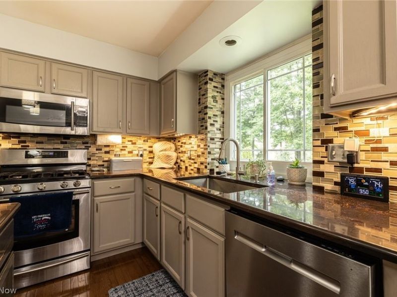 18717 Walnut Drive, Strongsville, OH 44149 Photo 13