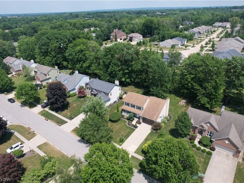 18717 Walnut Drive, Strongsville, OH 44149 Photo 4