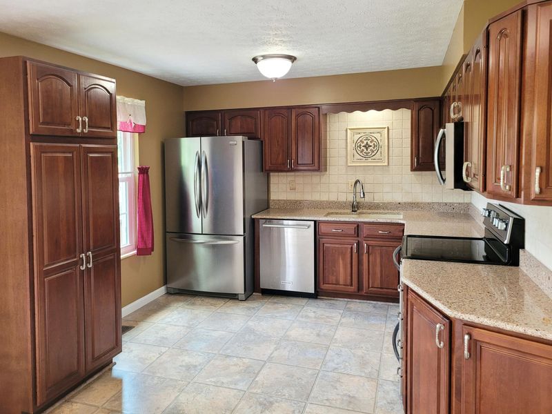 6451 Westland Drive, Burlington, KY 41005 Photo 4
