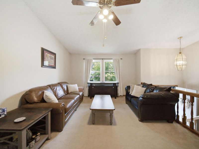 7893 Leaview Drive , Columbus, OH 43235 Photo 4