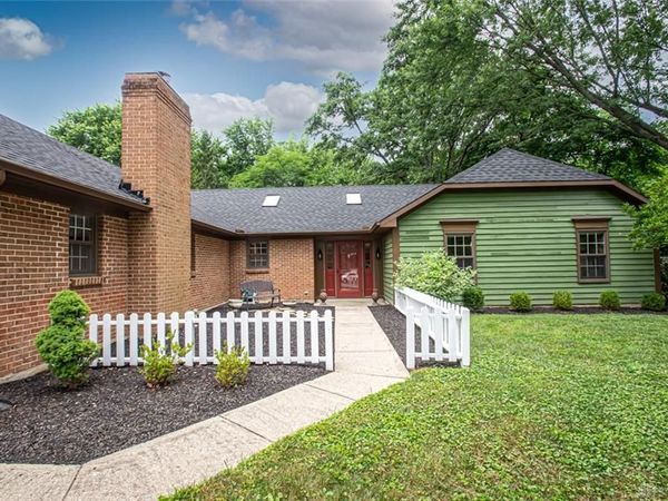 10035 Mallet Drive, Centerville, OH 45458