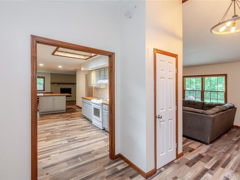 10035 Mallet Drive, Centerville, OH 45458 Photo 5