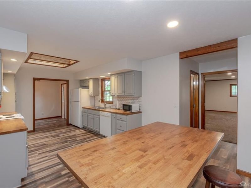 10035 Mallet Drive, Centerville, OH 45458 Photo 8