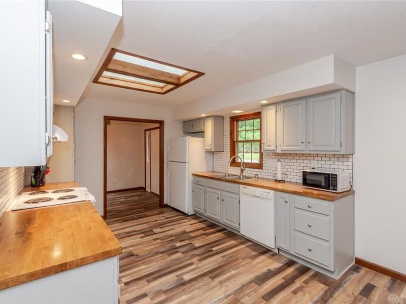 10035 Mallet Drive, Centerville, OH 45458 Photo 9