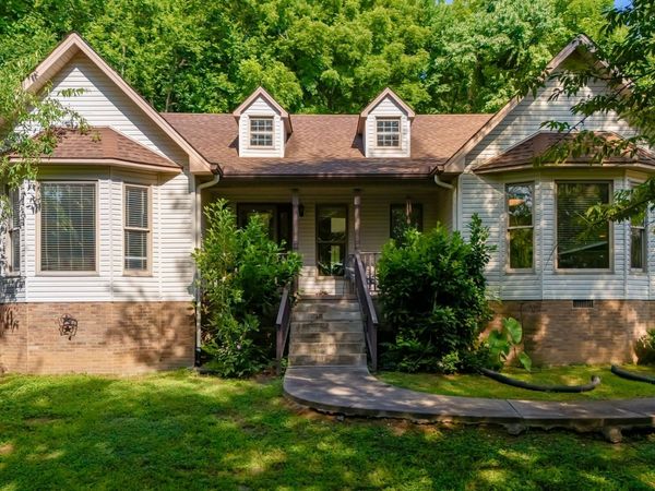 1440 College Park Dr , Columbia, TN 38401
