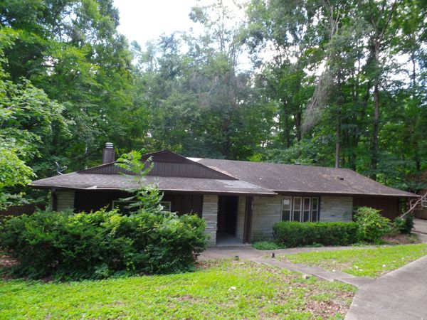 2103 Lambert Dr , Westmoreland, TN 37186