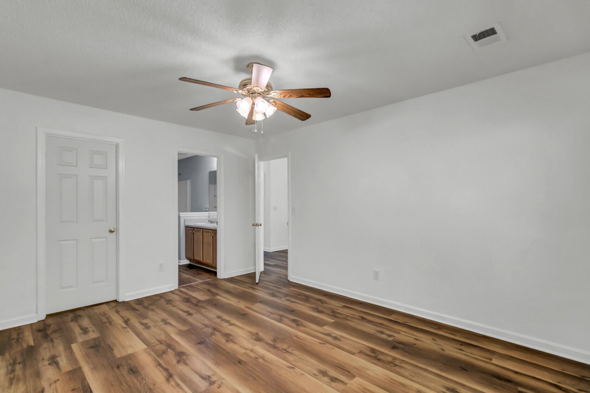 295 Dunning Road Photo 16