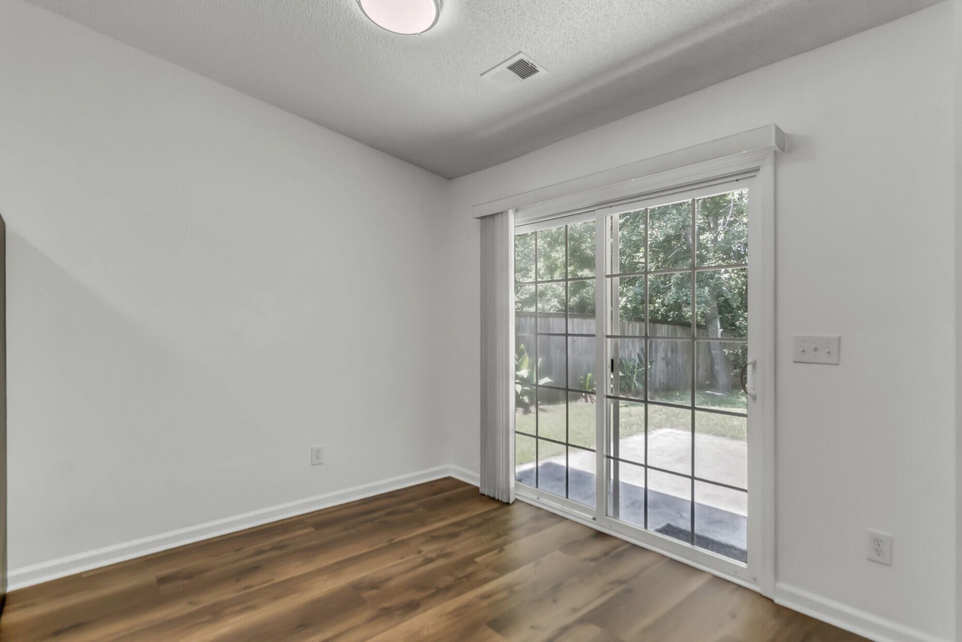 295 Dunning Road Photo 7