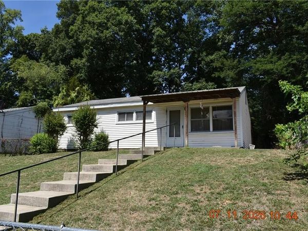 1410 Town Street, Greensboro, NC 27407
