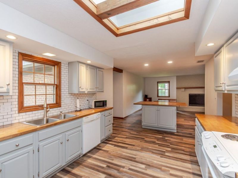 10035 Mallet Drive, Centerville, OH 45458 Photo 6