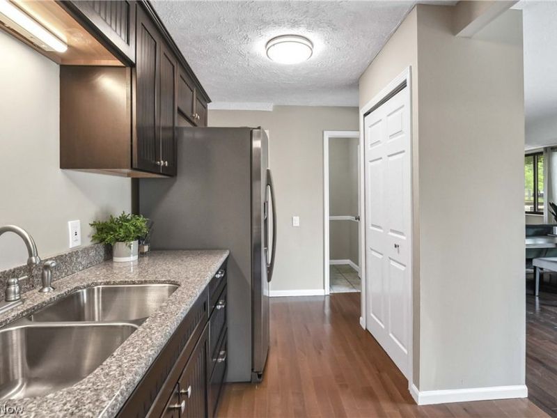 1420 Cedarwood Drive, Unit H, Westlake, OH 44145 Photo 16