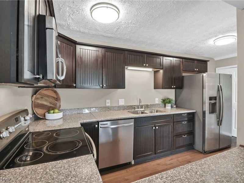 1420 Cedarwood Drive, Unit H, Westlake, OH 44145 Photo 4
