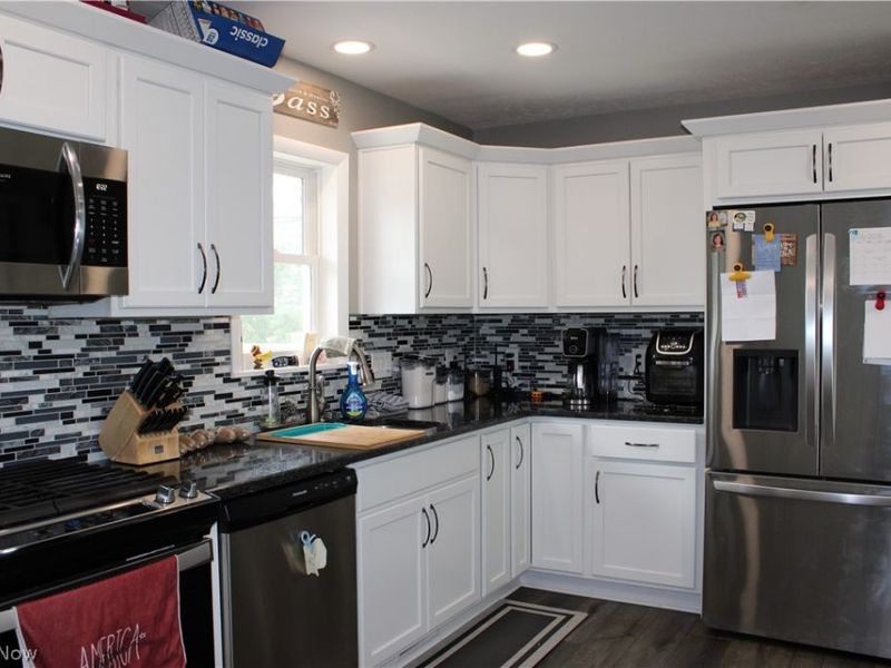 13605 Crestway Drive, Brook Park, OH 44142 Photo 4