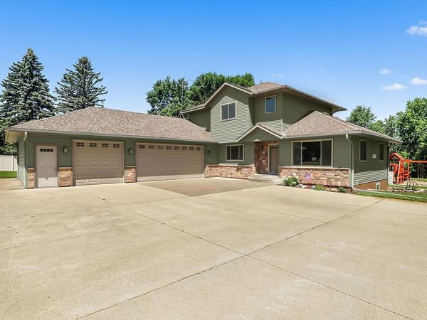 37785 Sunnyfield Circle, Avon, MN 56310