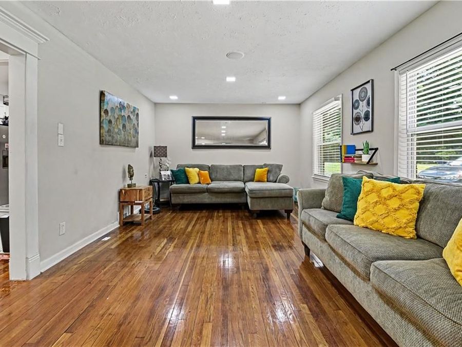 Property Image 6