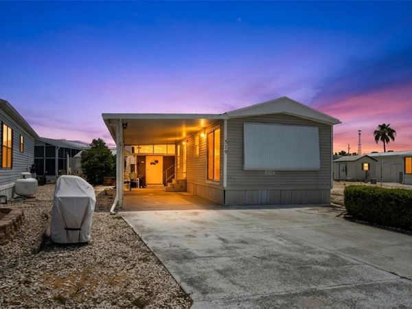 519 CENTER CREST BOULEVARD , DAVENPORT, FL 33837