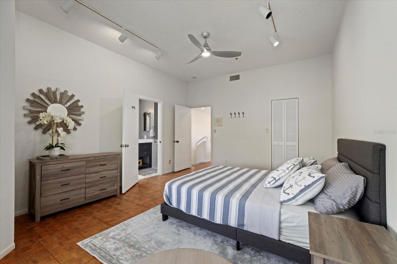 1928 Harbourside Drive , Unit 1402, Longboat Key, FL 34228 Photo