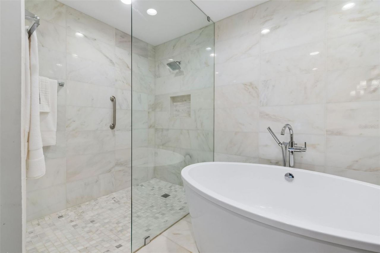 460 Date Palm Court Ne, Saint Petersburg, FL 33703 Photo
