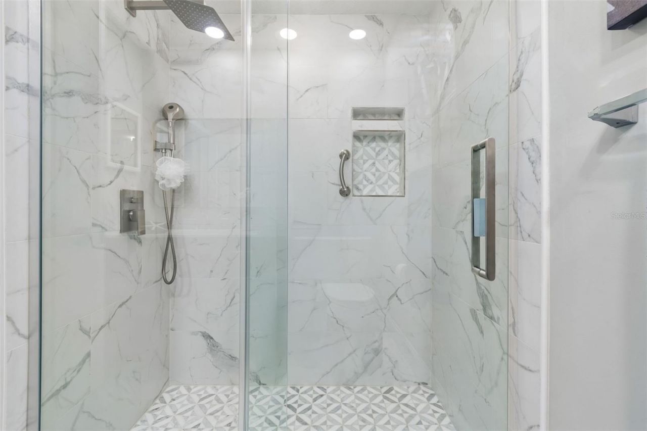 460 Date Palm Court Ne, Saint Petersburg, FL 33703 Photo