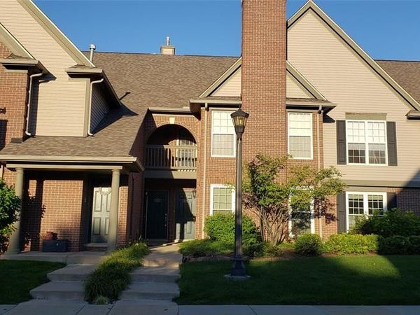 28292 Carlton Way Drive, Novi, MI 48377