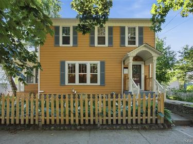 318 N Court Street, Howell, MI 48843