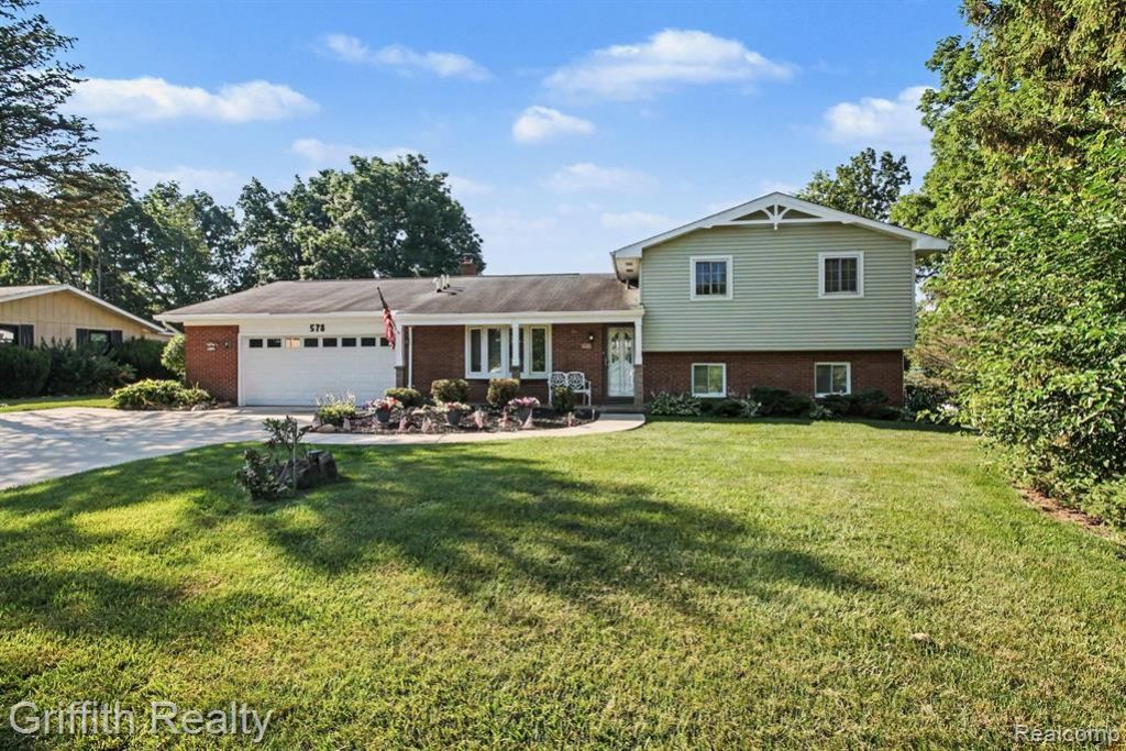 578 E Coon Lake Road Marion Township, MI 