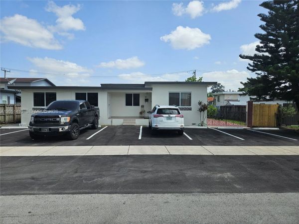 9415 & 9417 (A & B) SW 38th St, Miami, FL 33165