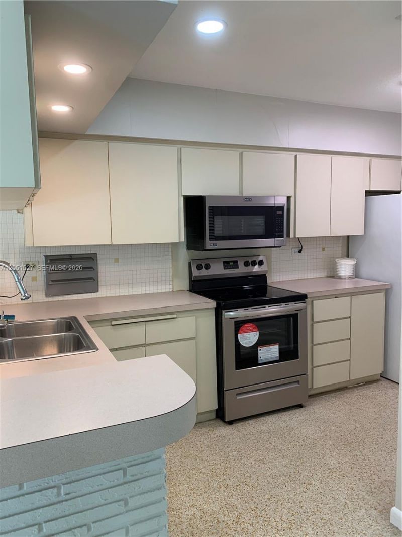 1820 SW 98th Ct , Unit N/A, Miami, FL 33165 Photo
