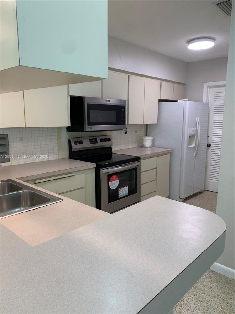 1820 SW 98th Ct , Unit N/A, Miami, FL 33165 Photo