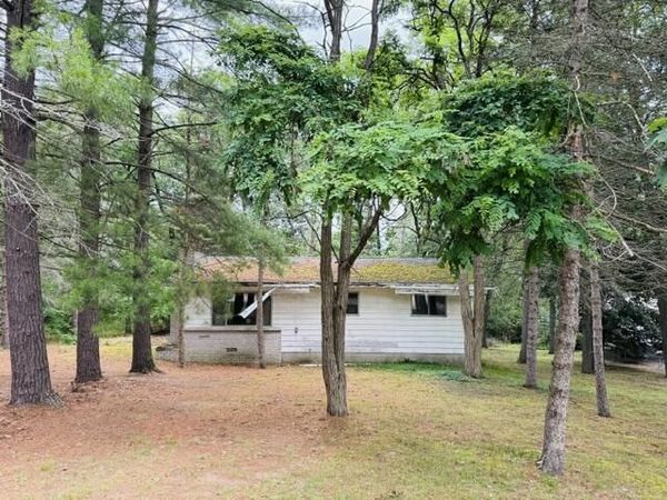 108 Raccoon Trail, Houghton Lake, MI 48629
