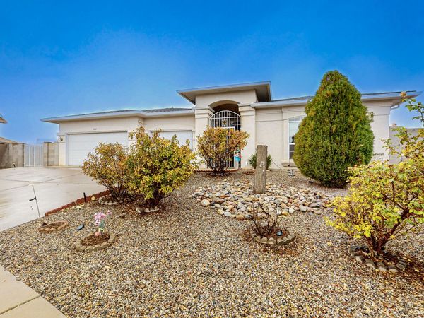 6912 Augusta Hills Drive NE, Rio Rancho, NM 87144