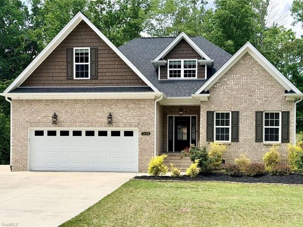 7154 Smokerise Lane , Kernersville, NC 27285
